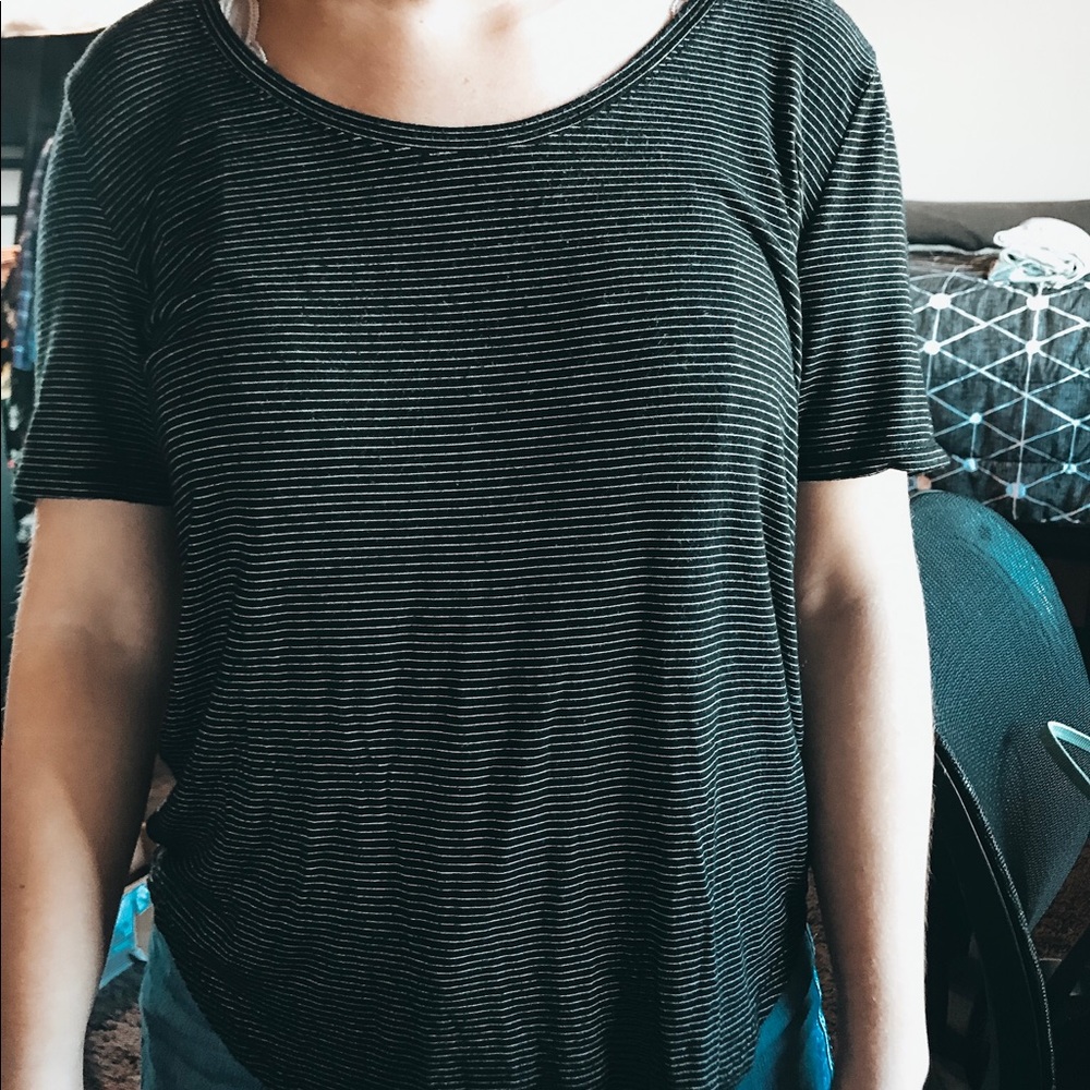 women’s black striped tee